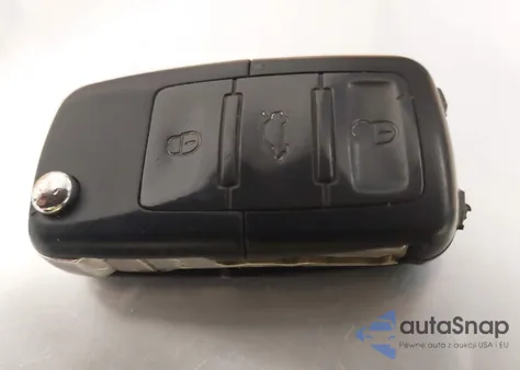 2008 Volkswagen Rabbit S z USA, uszkodzony, nr VIN WVWDA71K38W107673